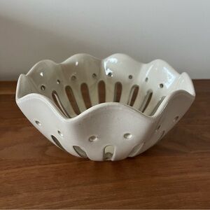 Hearth & Hand Magnolia Scalloped Berry Bowl Stoneware Colander Cream NWT